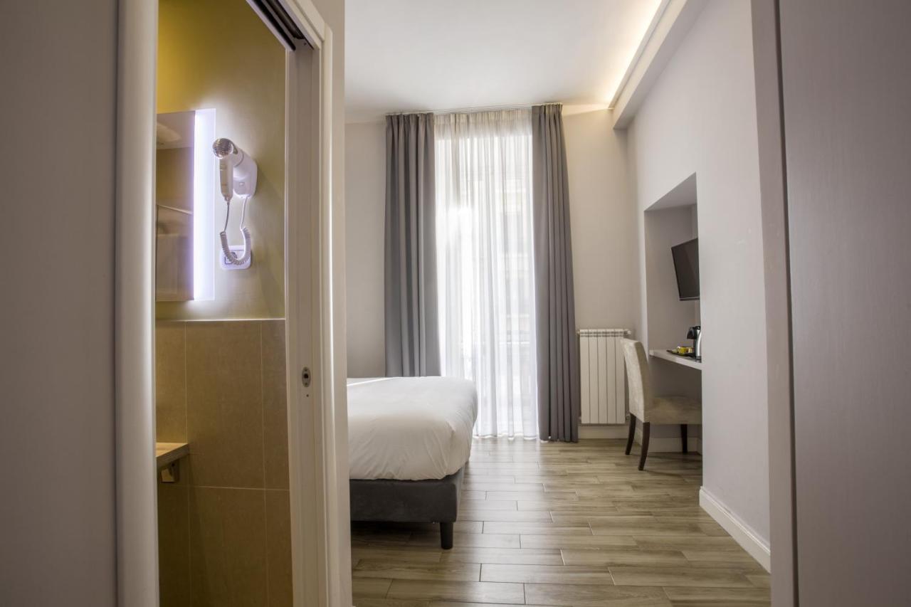 Colosseo Prestige Rooms Рим Екстер'єр фото